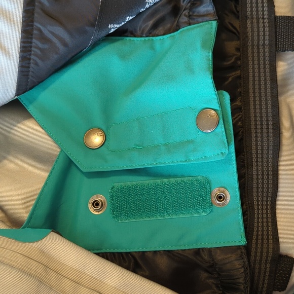 Trew Gear Stella Snowboarding Jacket - Picture 6 of 8